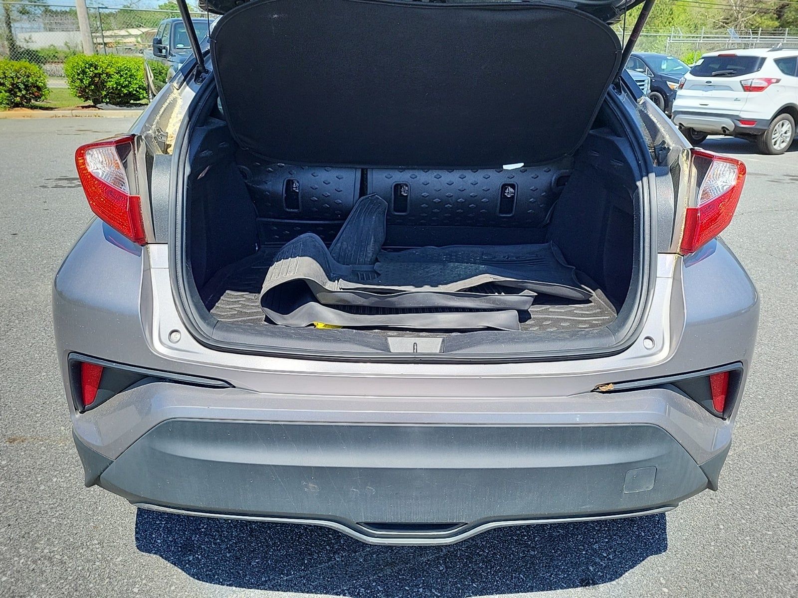 2020 Toyota C-HR XLE FWD