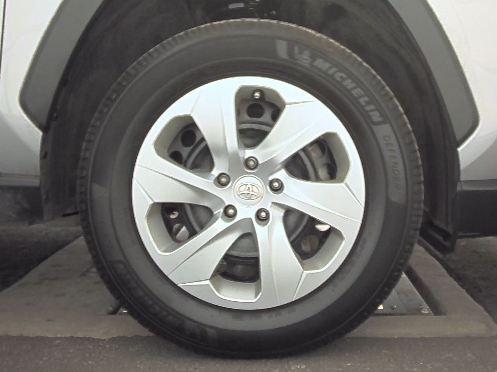 2021 Toyota RAV4 LE FWD