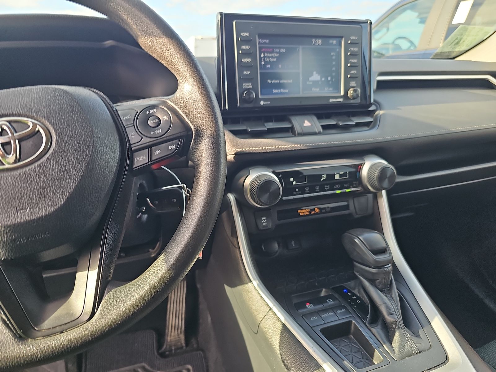 2021 Toyota RAV4 LE FWD