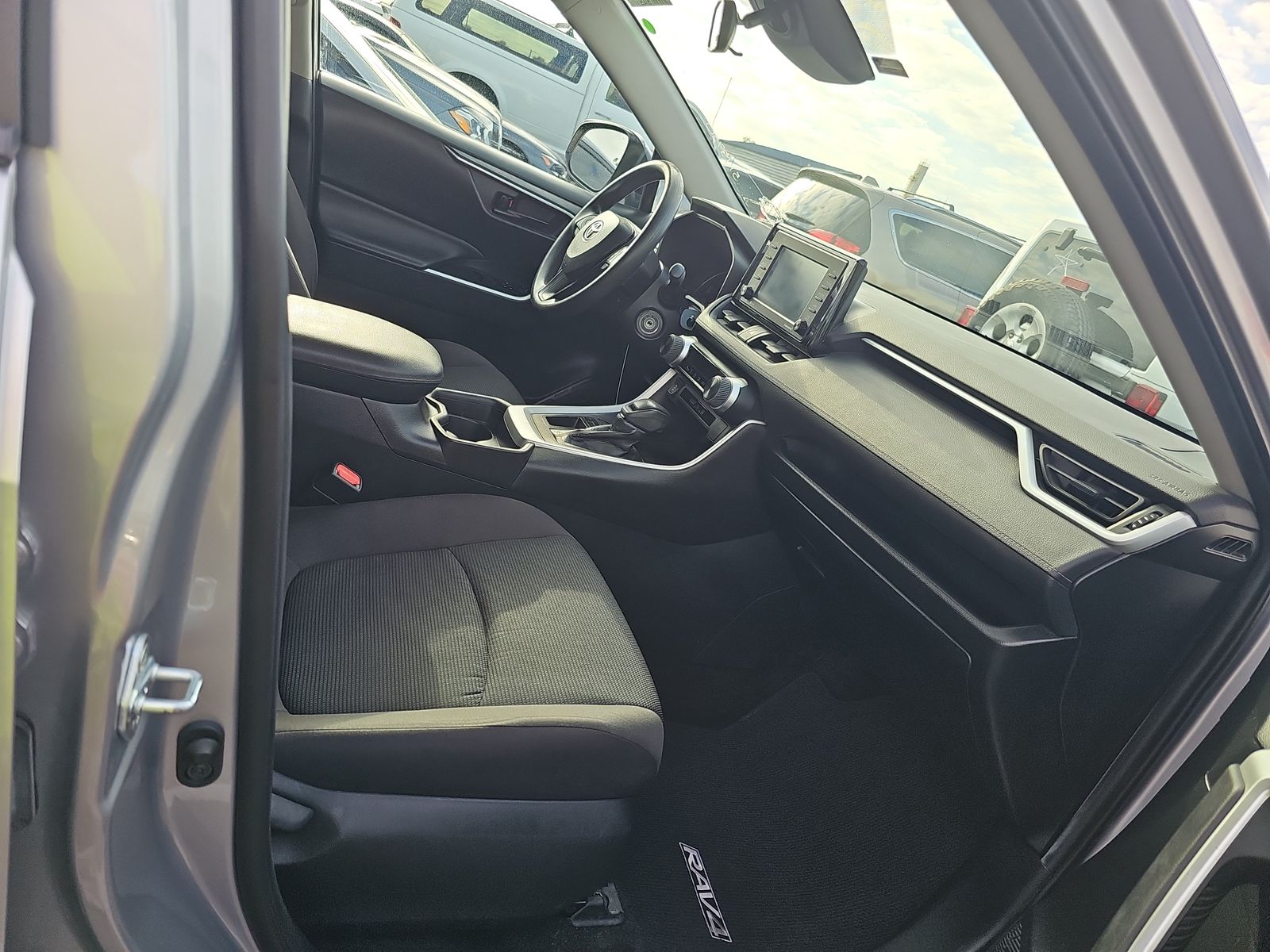 2021 Toyota RAV4 LE FWD