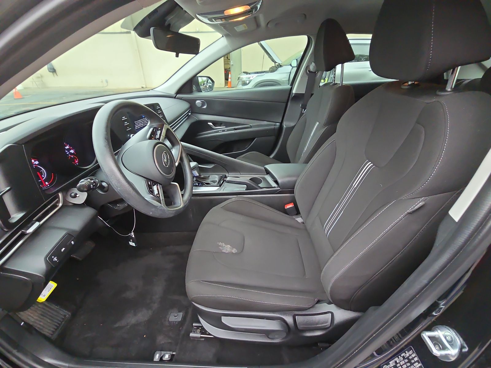 2023 Hyundai Elantra SEL FWD