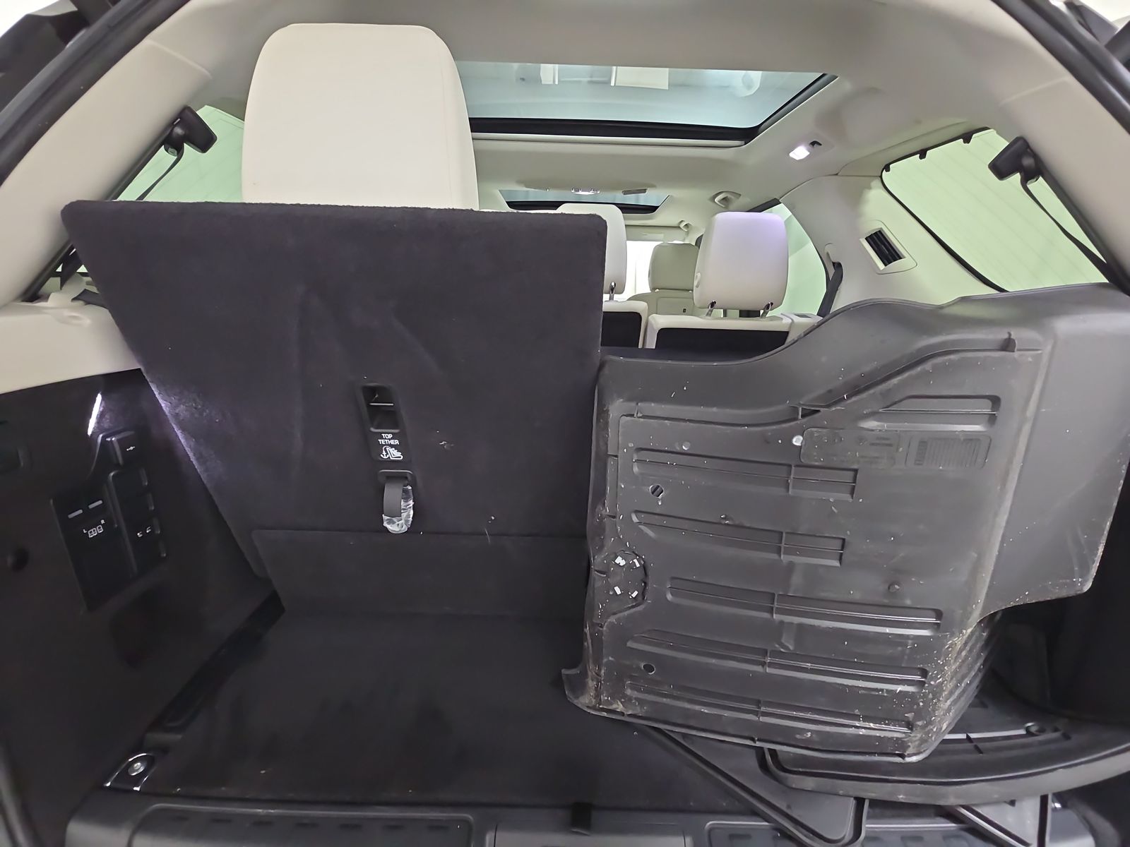 2023 Land Rover Discovery S AWD