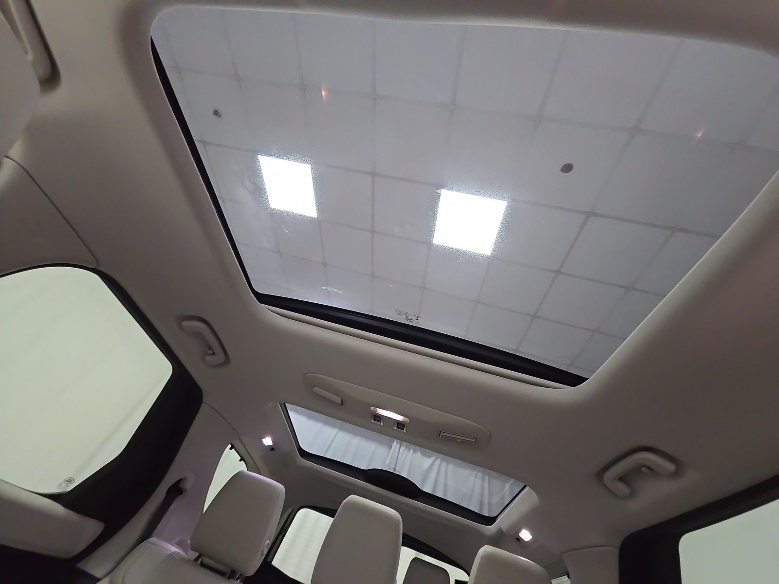 2023 Land Rover Discovery S AWD