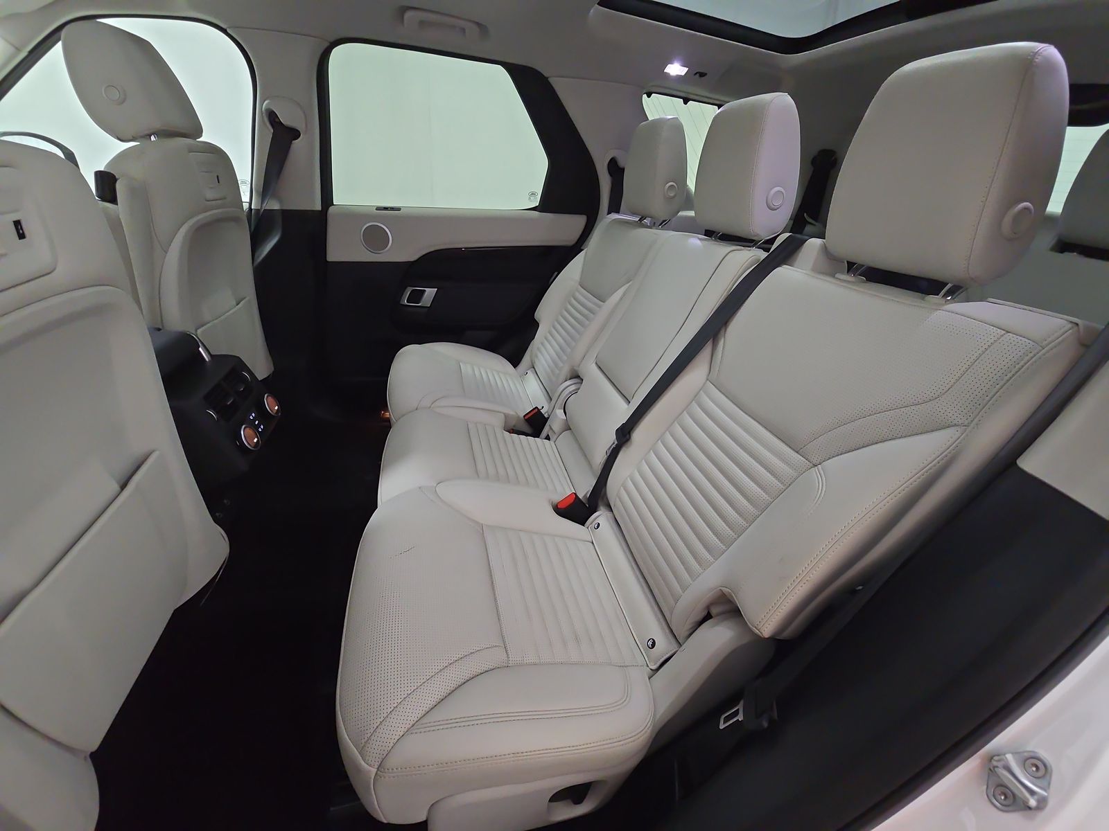 2023 Land Rover Discovery S AWD