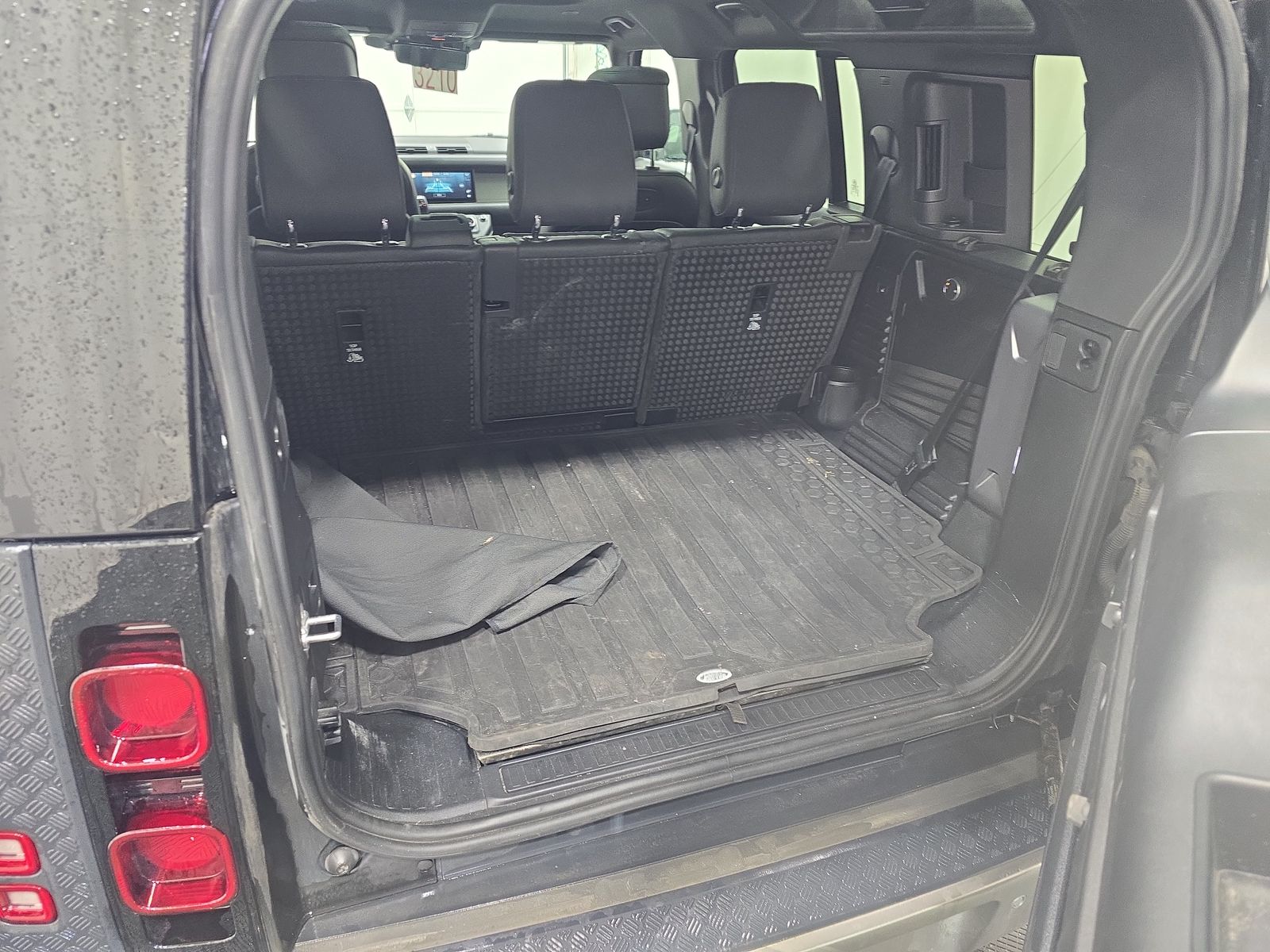 2021 Land Rover Defender 110 X-Dynamic HSE AWD