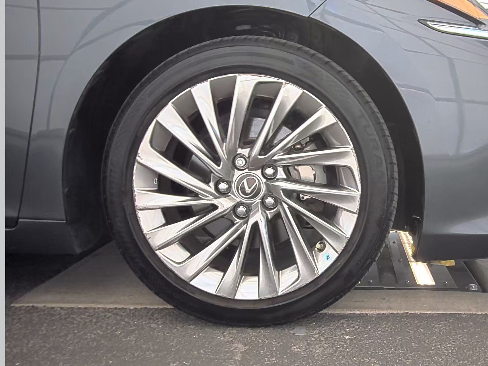 2022 Lexus ES ES 300h Luxury FWD