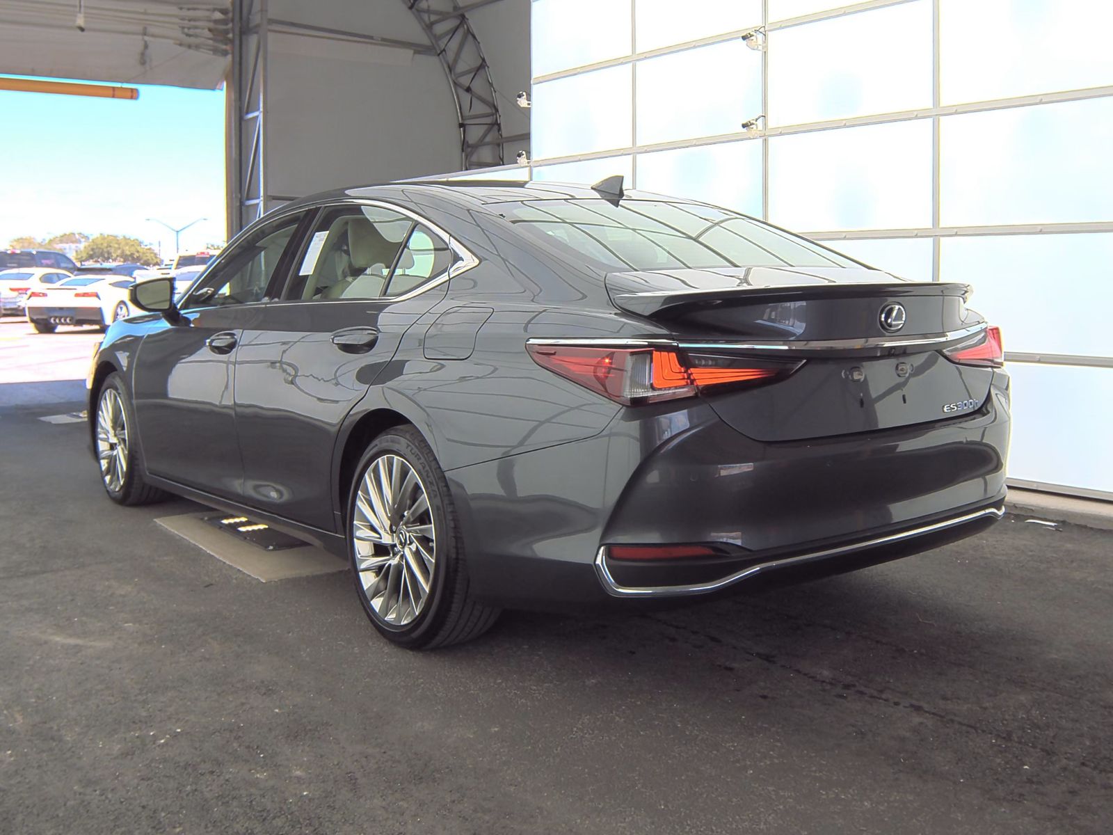 2022 Lexus ES ES 300h Luxury FWD