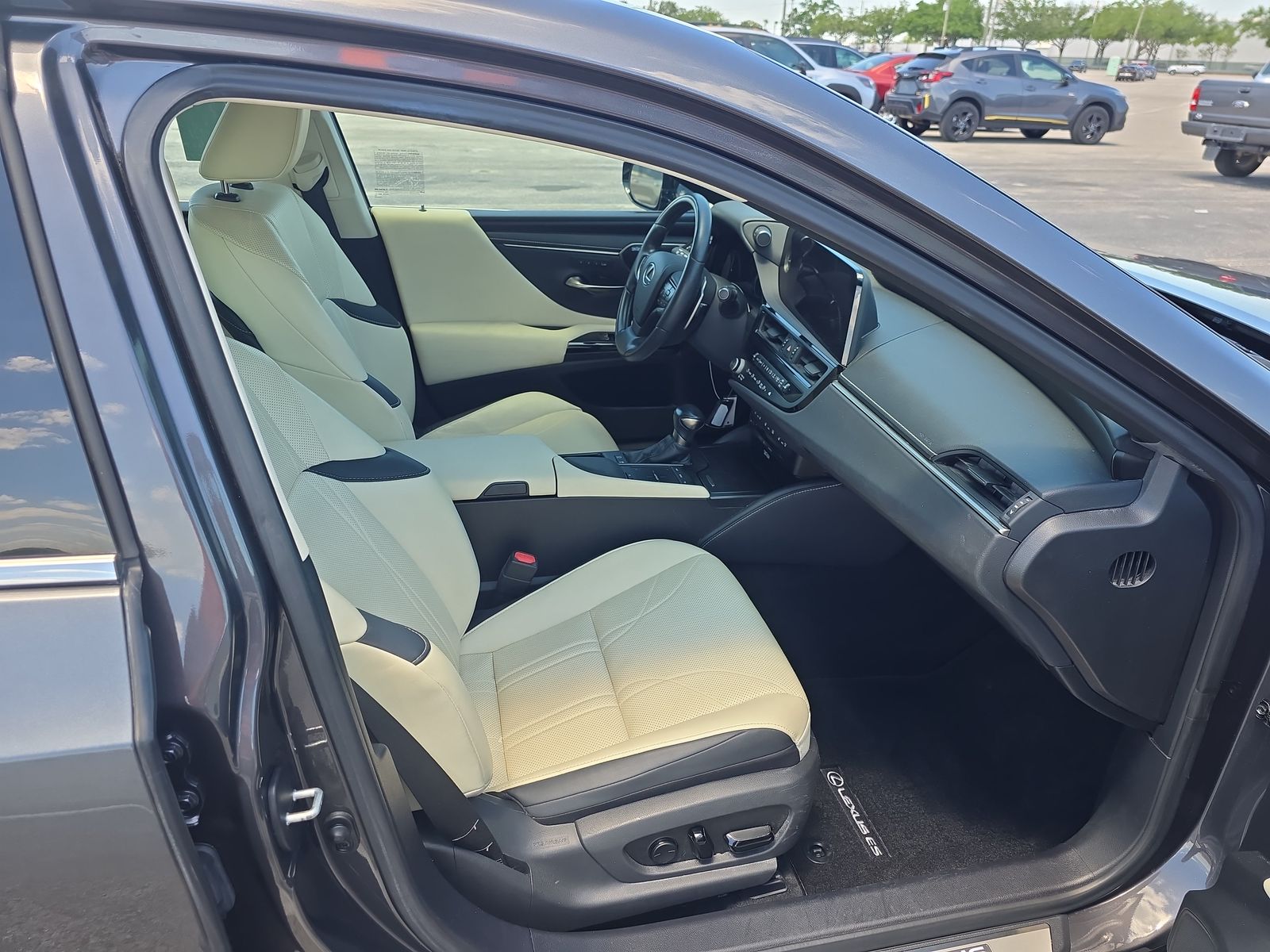 2022 Lexus ES ES 300h Luxury FWD