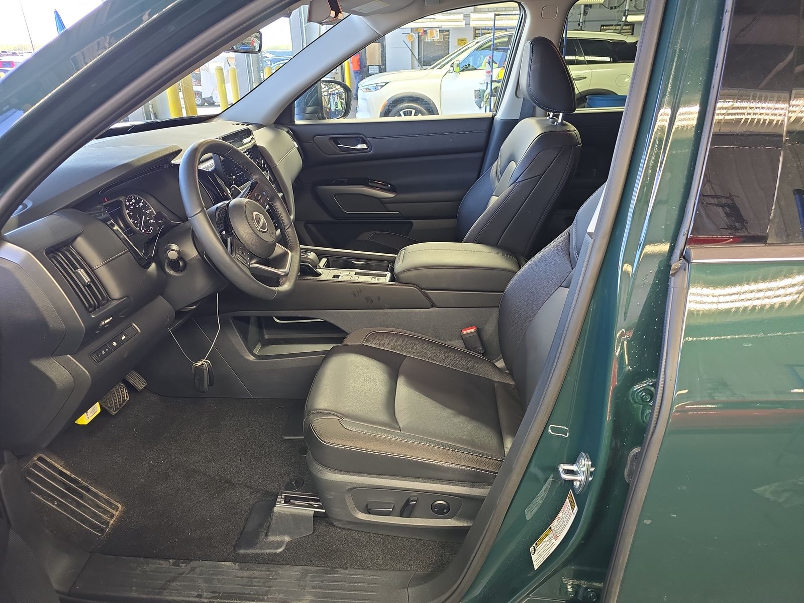2024 Nissan Pathfinder SL FWD