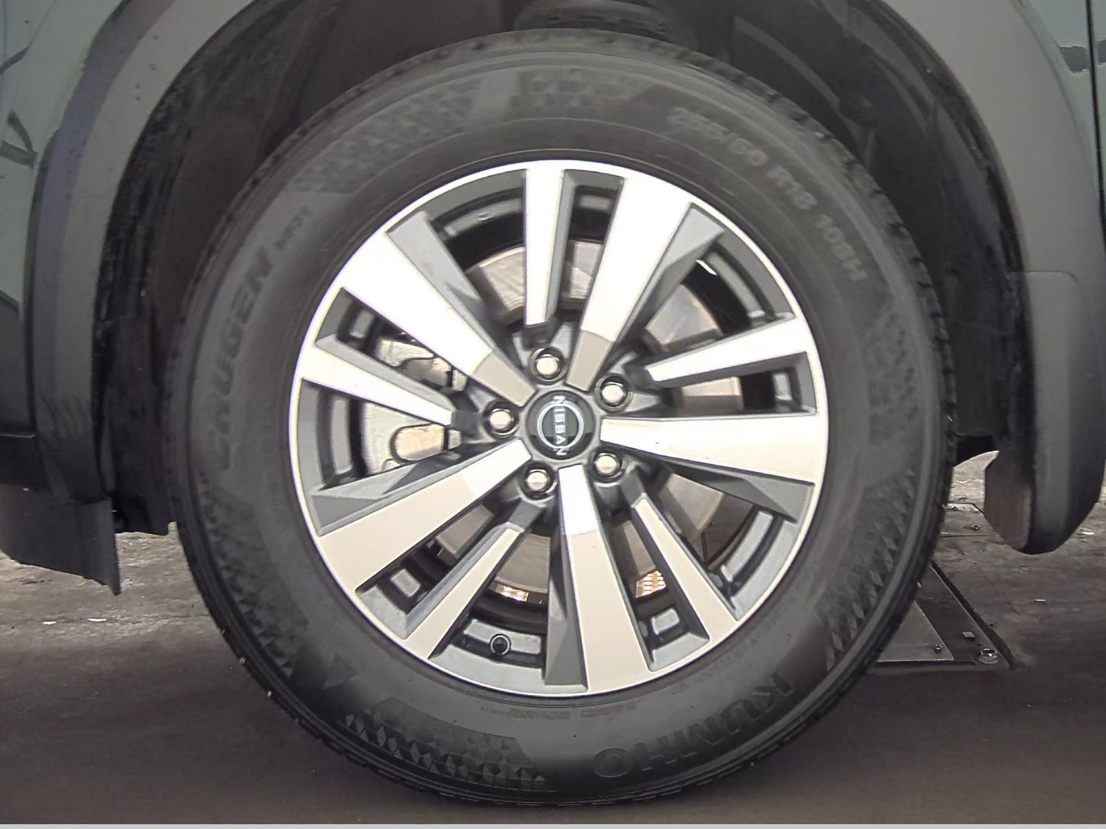 2024 Nissan Pathfinder SL FWD