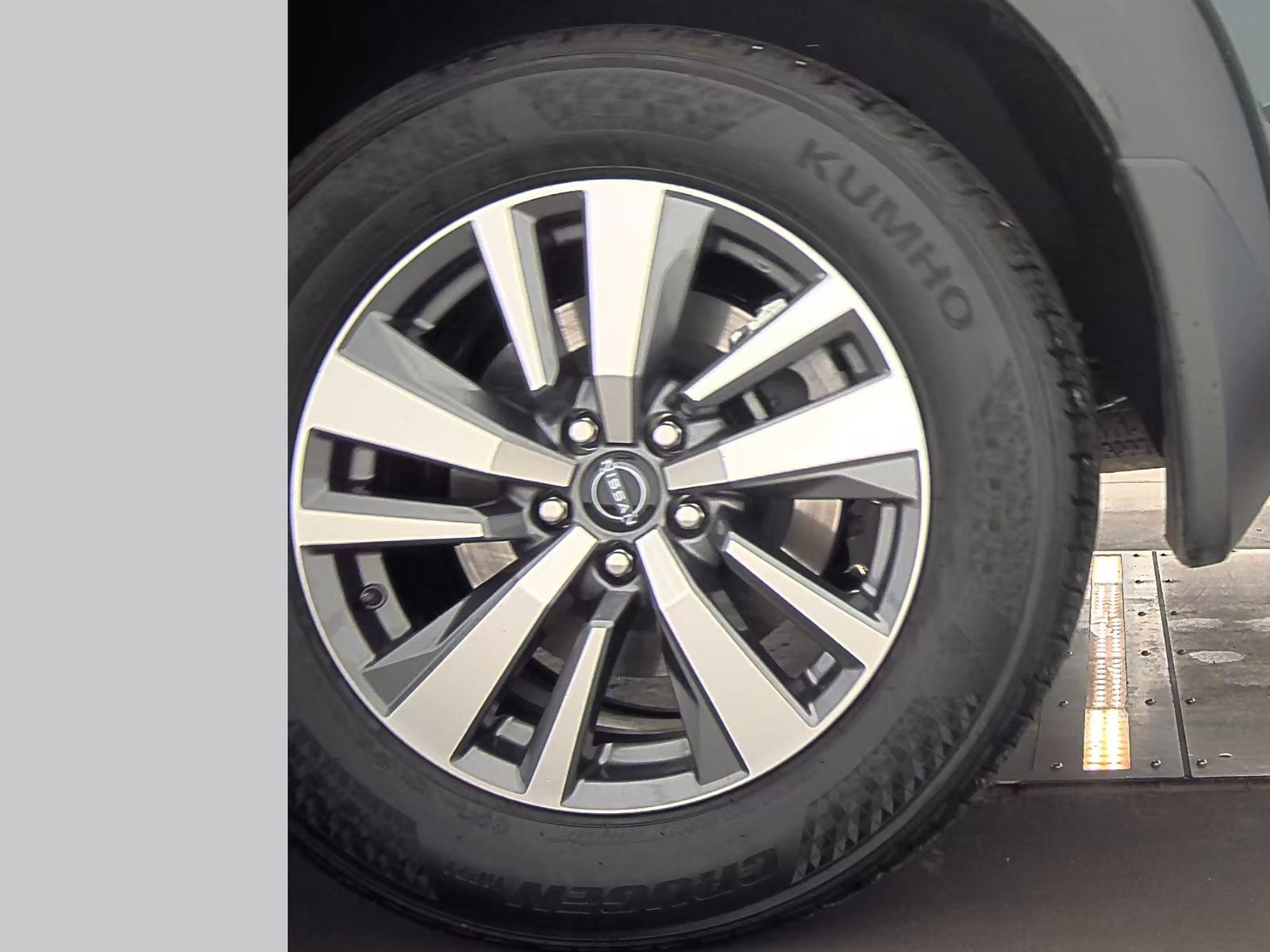 2024 Nissan Pathfinder SL FWD