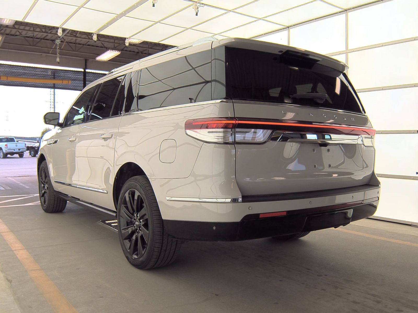 2022 Lincoln Navigator L Reserve FWD