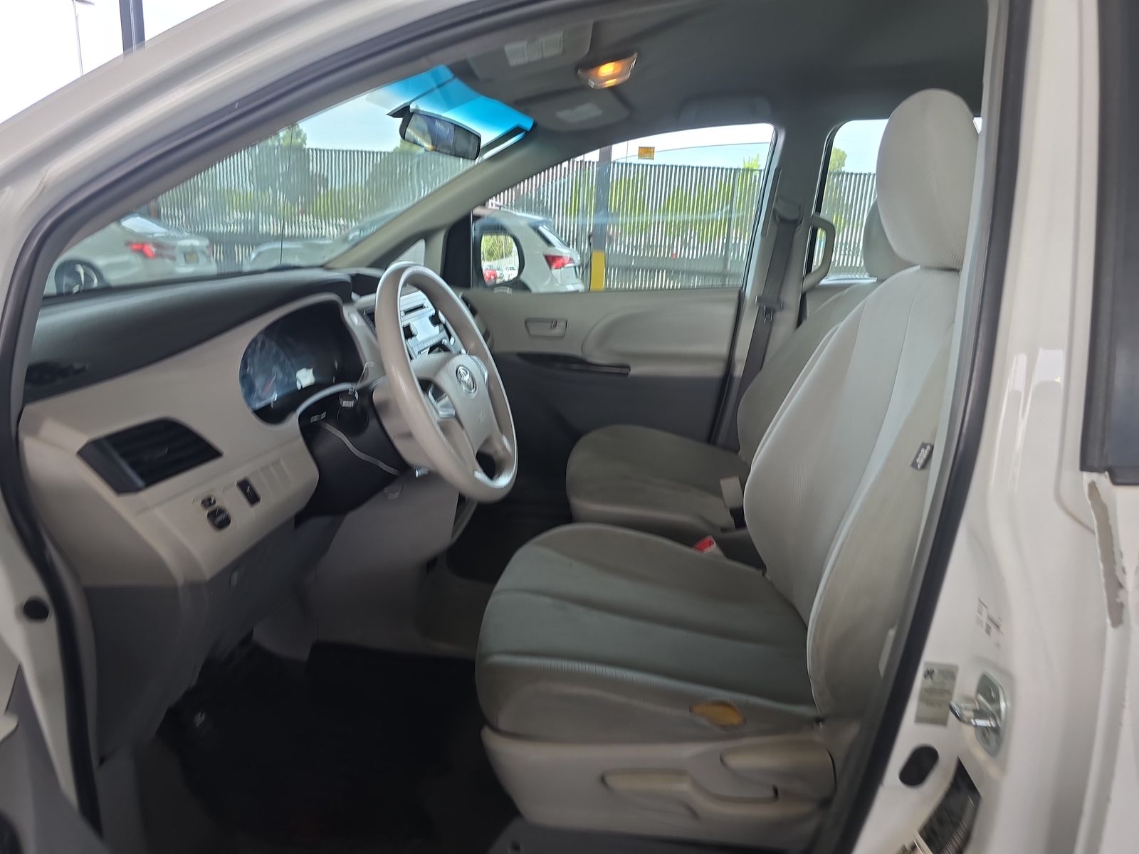 2014 Toyota Sienna L FWD