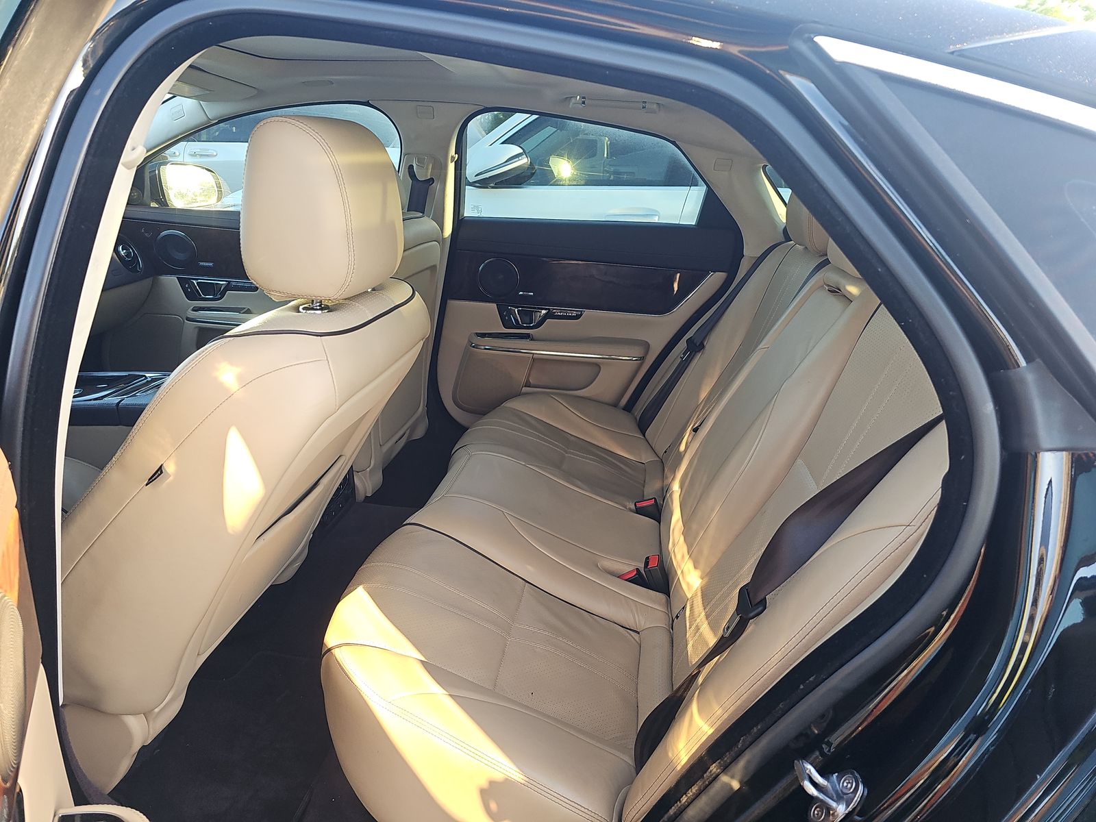 2016 Jaguar XJ R-Sport RWD