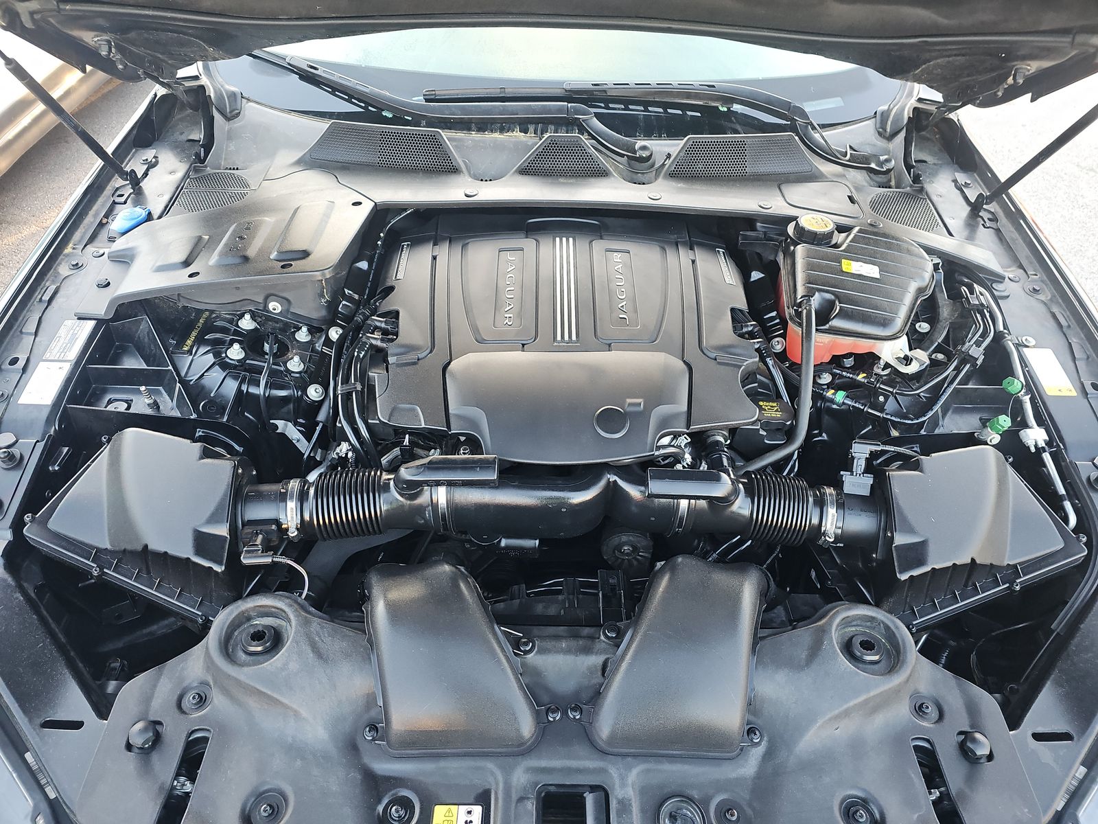 2016 Jaguar XJ R-Sport RWD