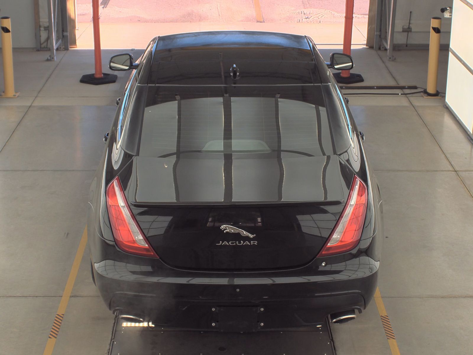 2016 Jaguar XJ R-Sport RWD