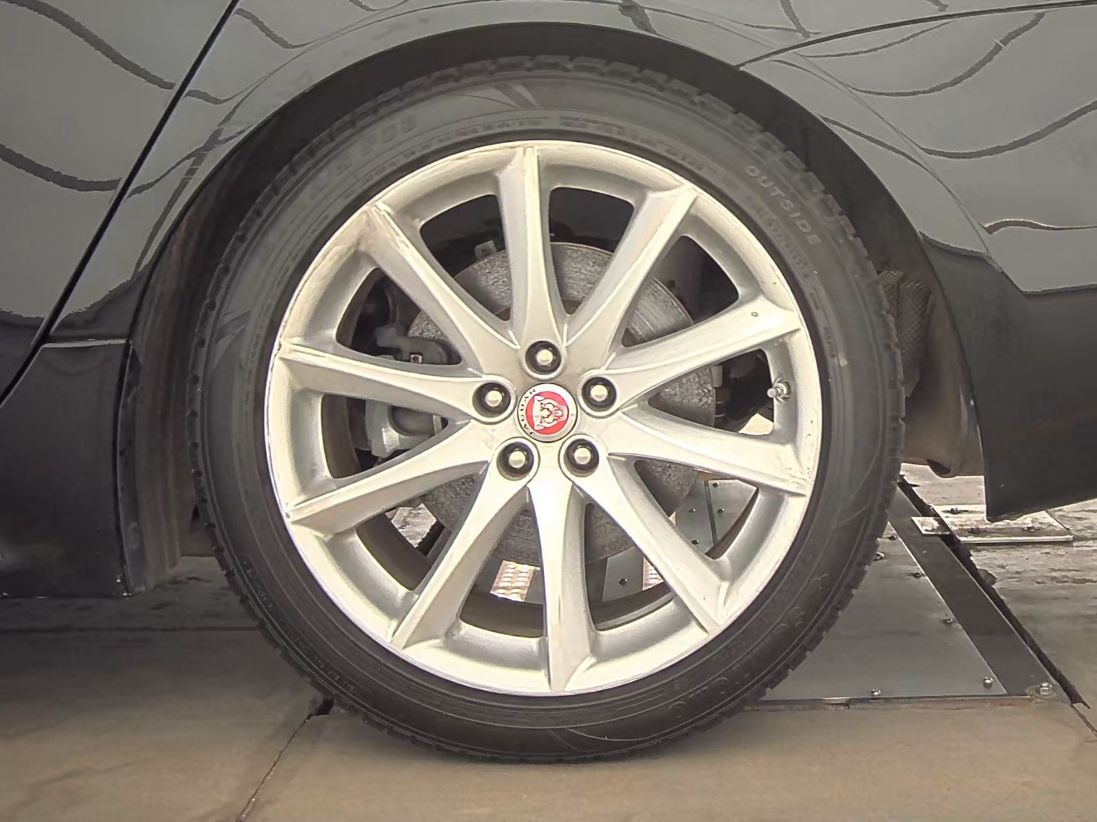 2016 Jaguar XJ R-Sport RWD