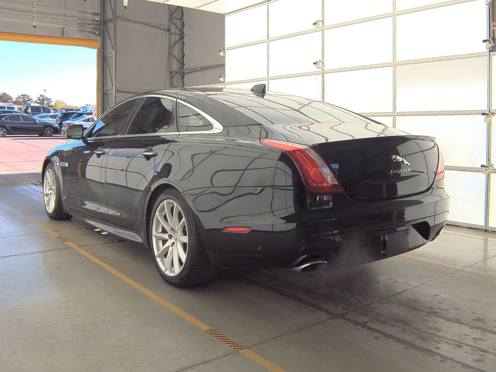 2016 Jaguar XJ R-Sport RWD