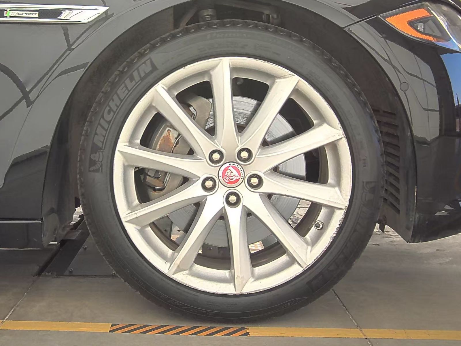 2016 Jaguar XJ R-Sport RWD