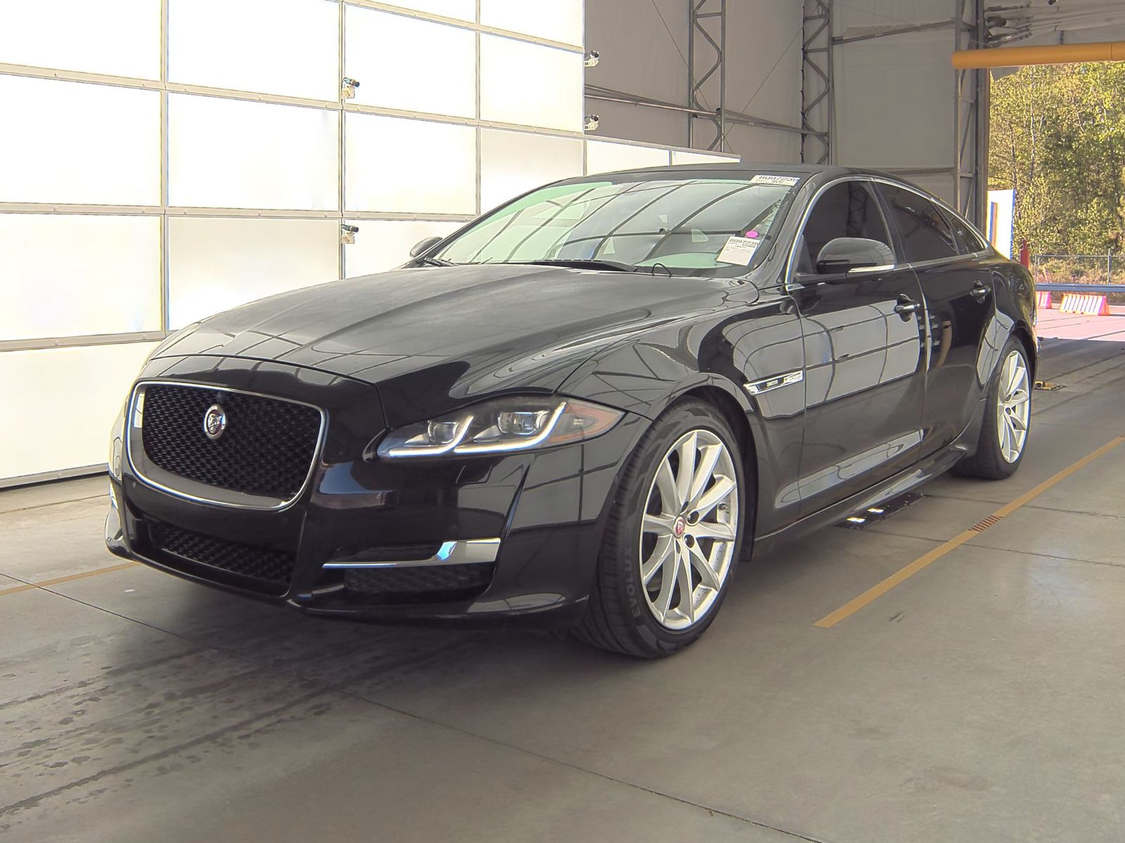 2016 Jaguar XJ R-Sport RWD