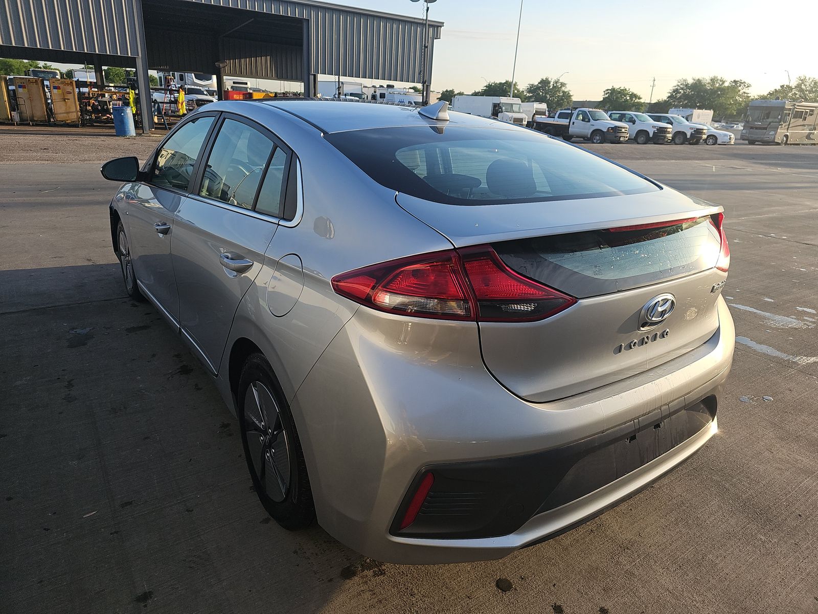 2020 Hyundai Ioniq Hybrid SE FWD