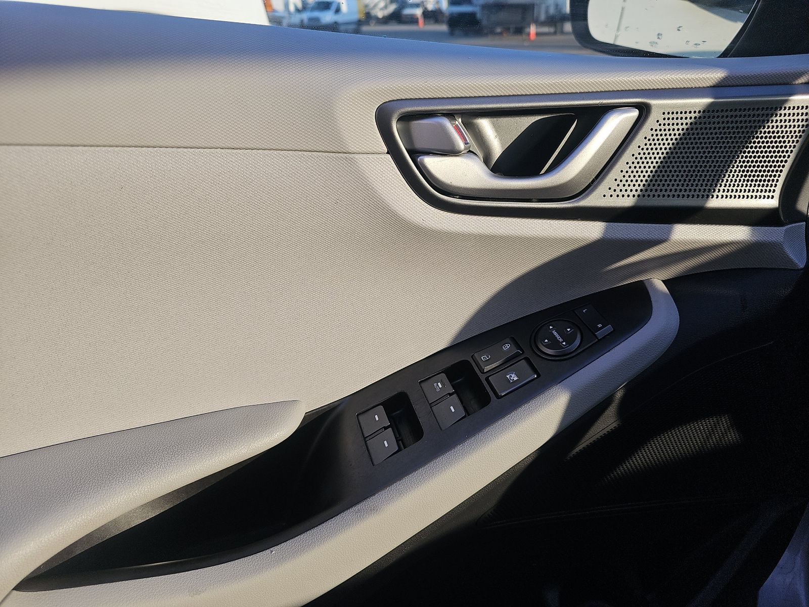 2020 Hyundai Ioniq Hybrid SE FWD
