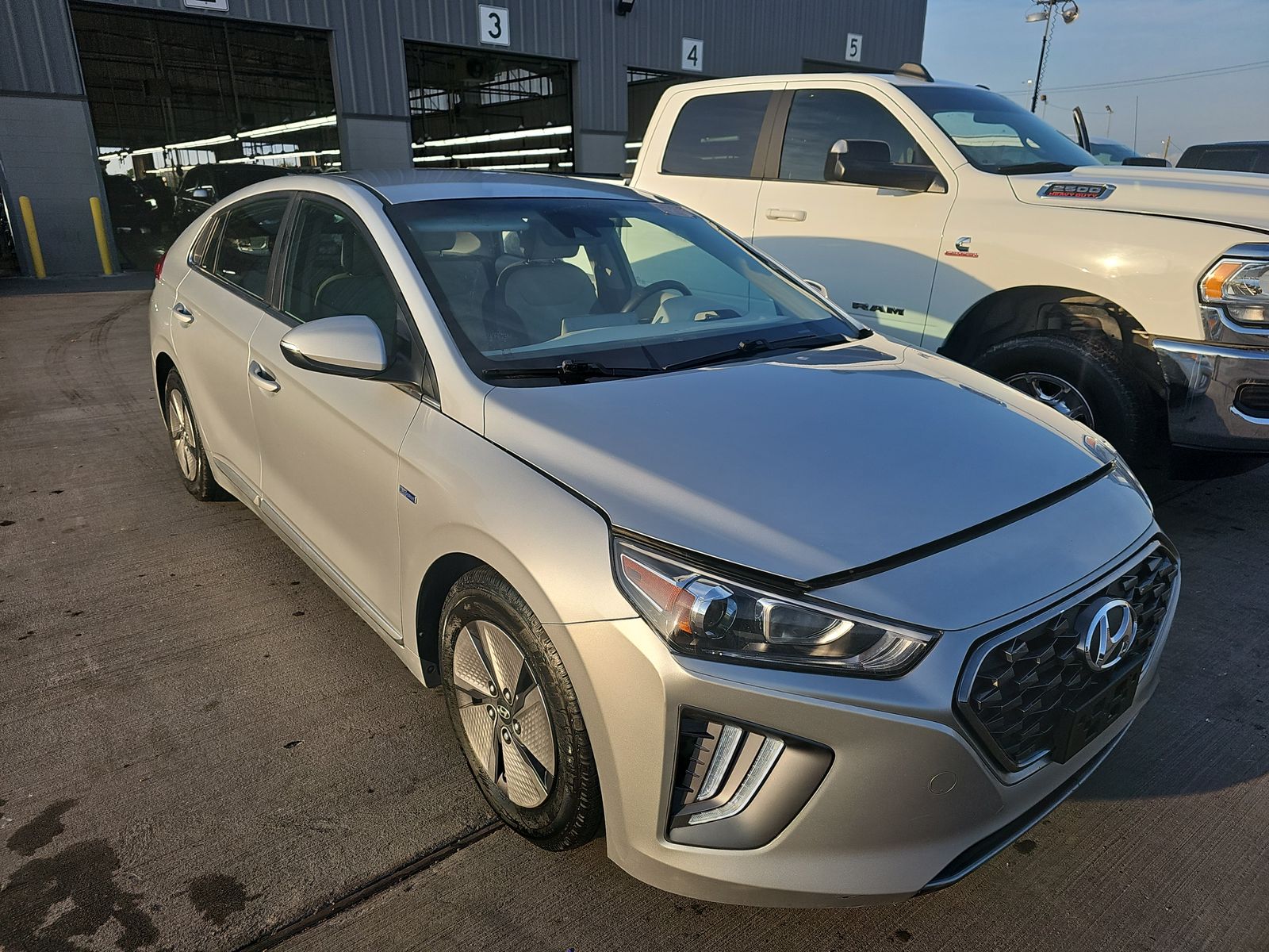 2020 Hyundai Ioniq Hybrid SE FWD