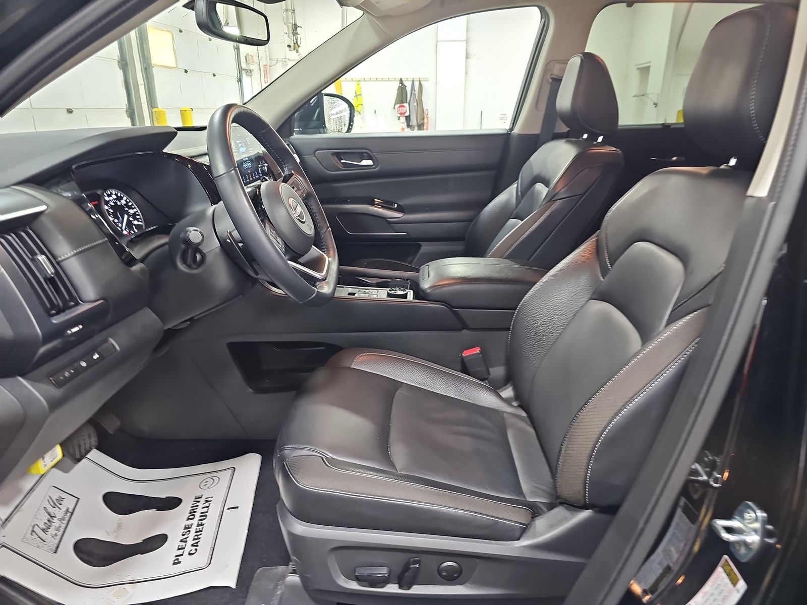 2022 Nissan Pathfinder SL AWD