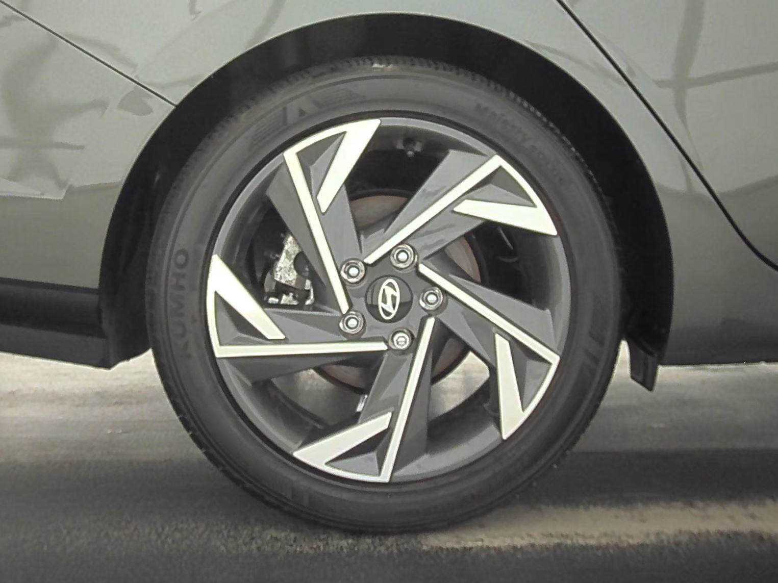 2024 Hyundai Elantra SEL FWD