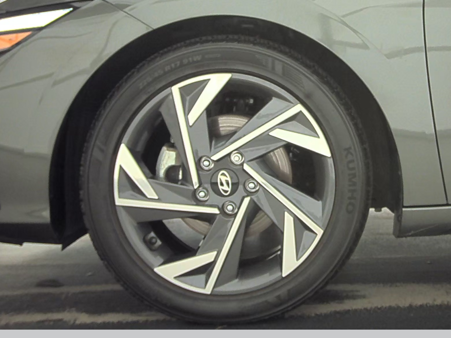 2024 Hyundai Elantra SEL FWD