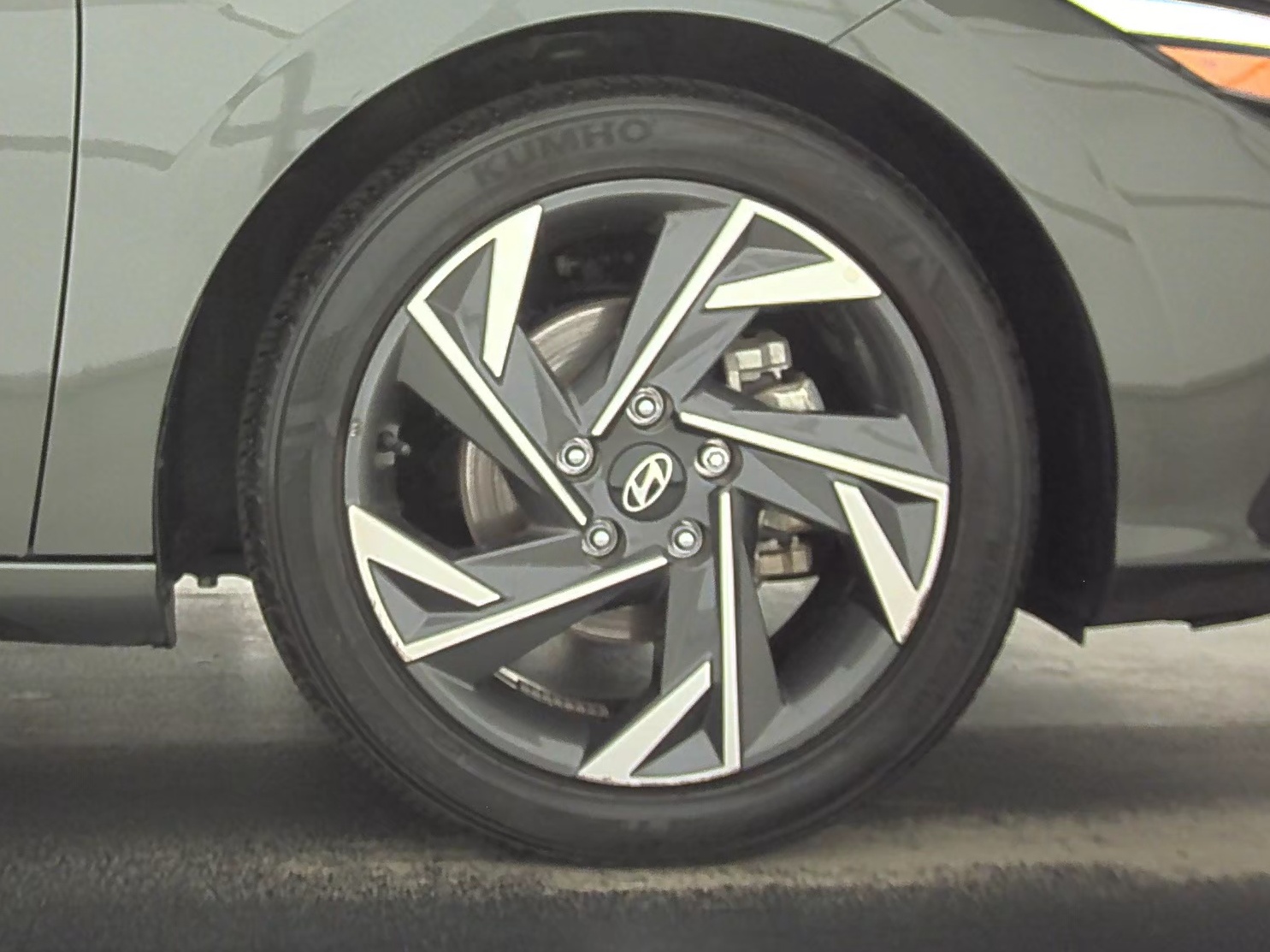 2024 Hyundai Elantra SEL FWD