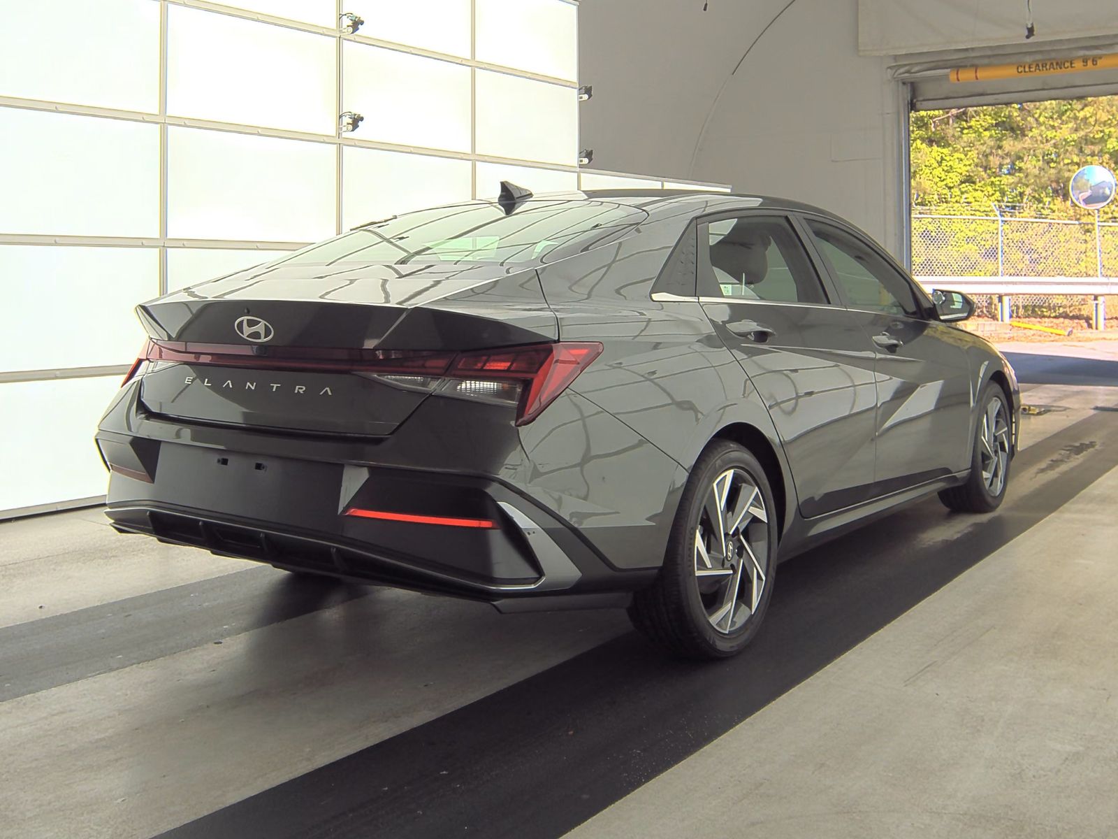 2024 Hyundai Elantra SEL FWD