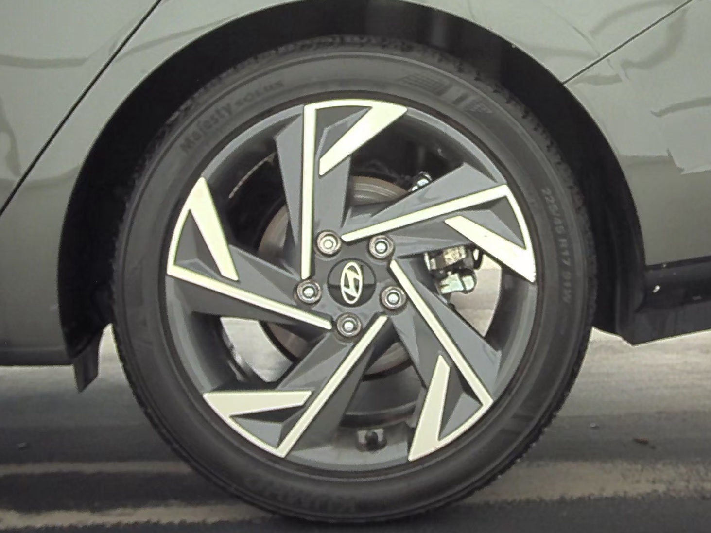 2024 Hyundai Elantra SEL FWD