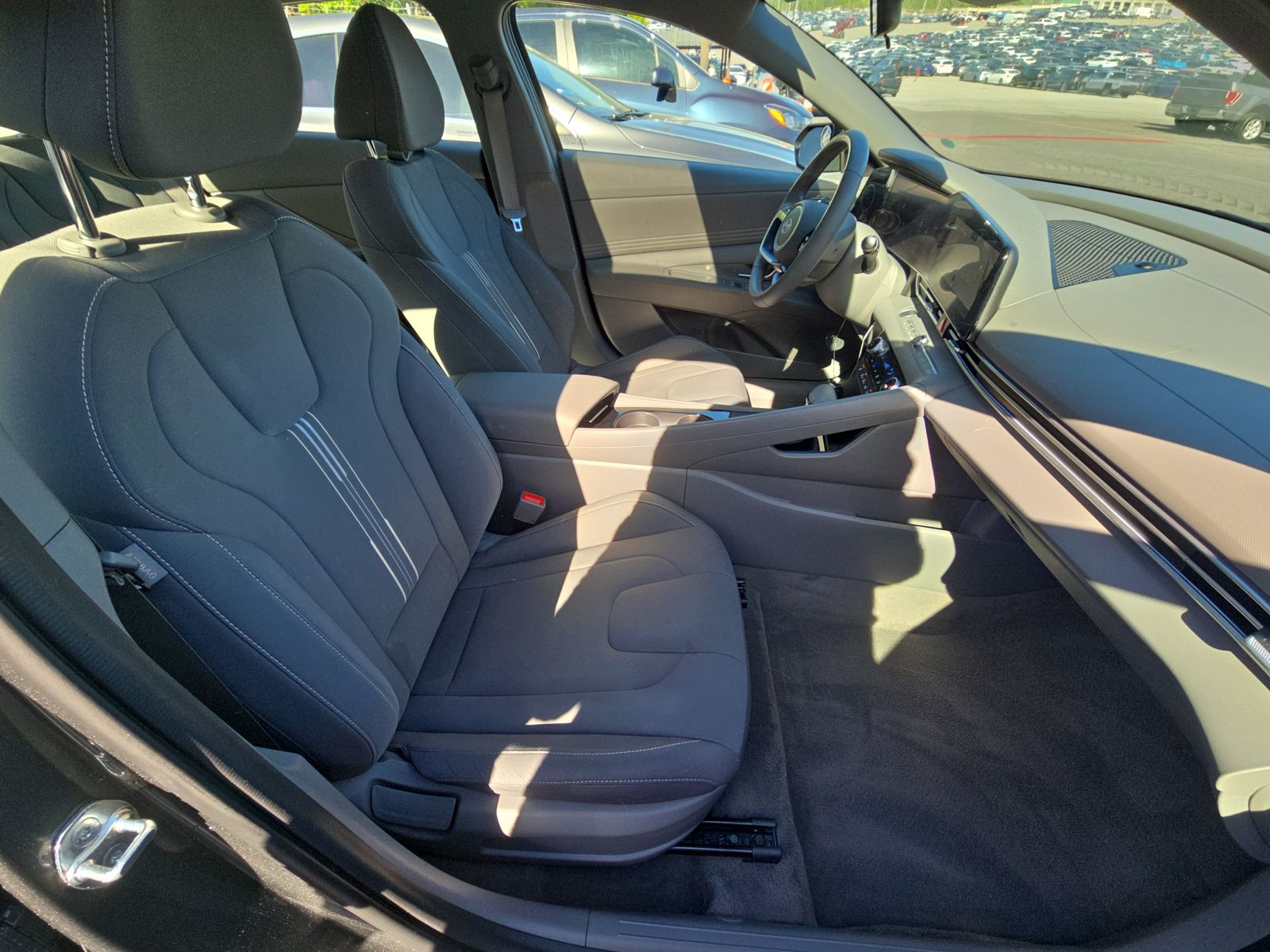 2024 Hyundai Elantra SEL FWD