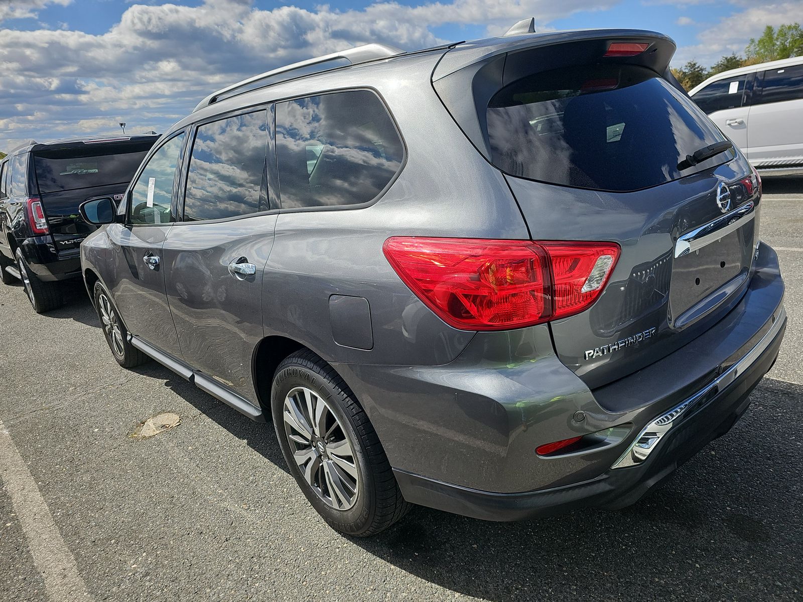 2020 Nissan Pathfinder SV AWD