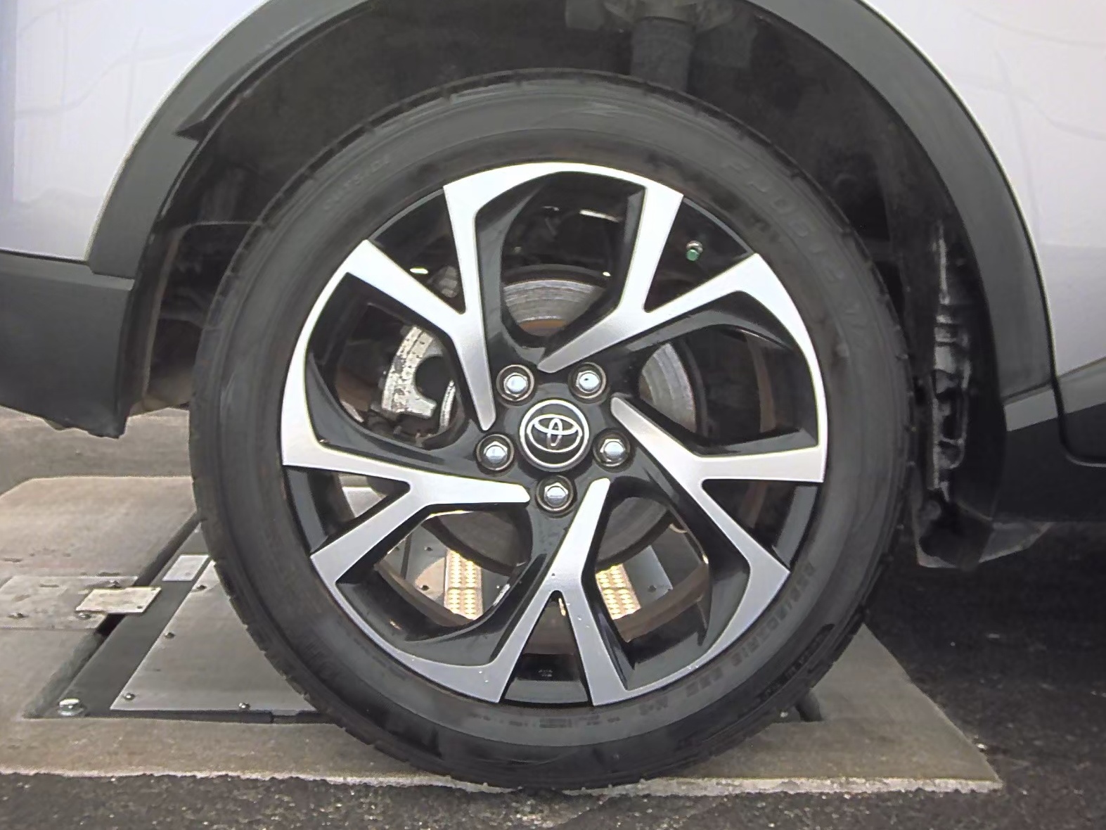 2018 Toyota C-HR XLE FWD