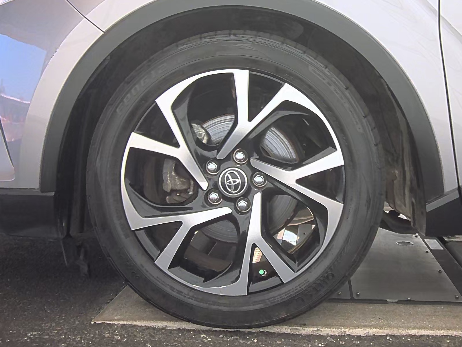 2018 Toyota C-HR XLE FWD