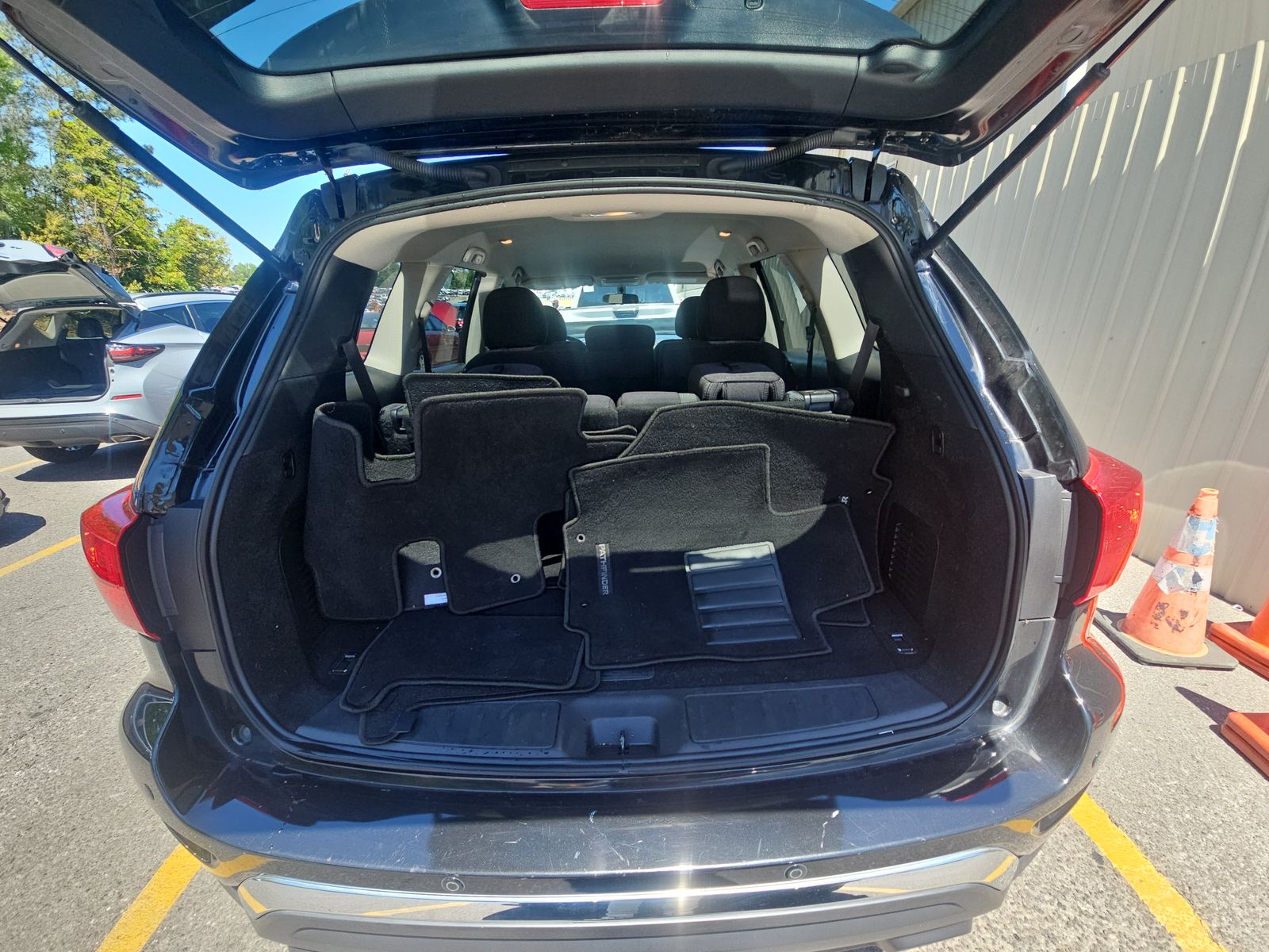 2020 Nissan Pathfinder S FWD