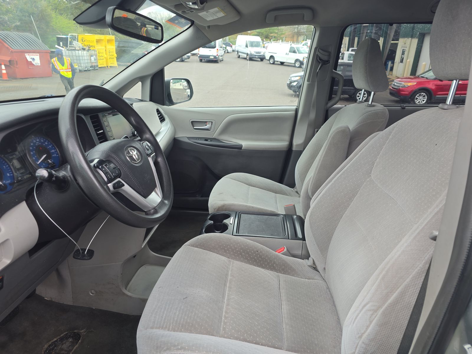 2019 Toyota Sienna LE FWD