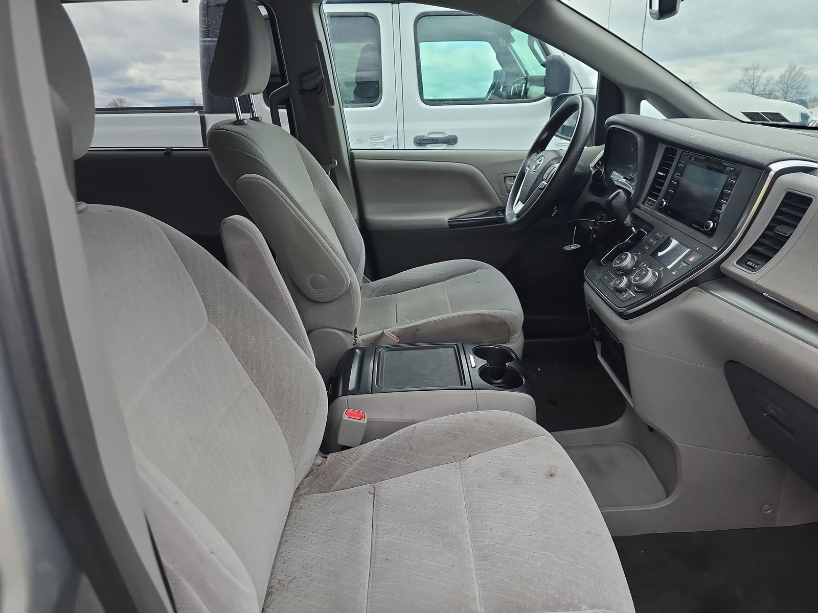 2019 Toyota Sienna LE FWD