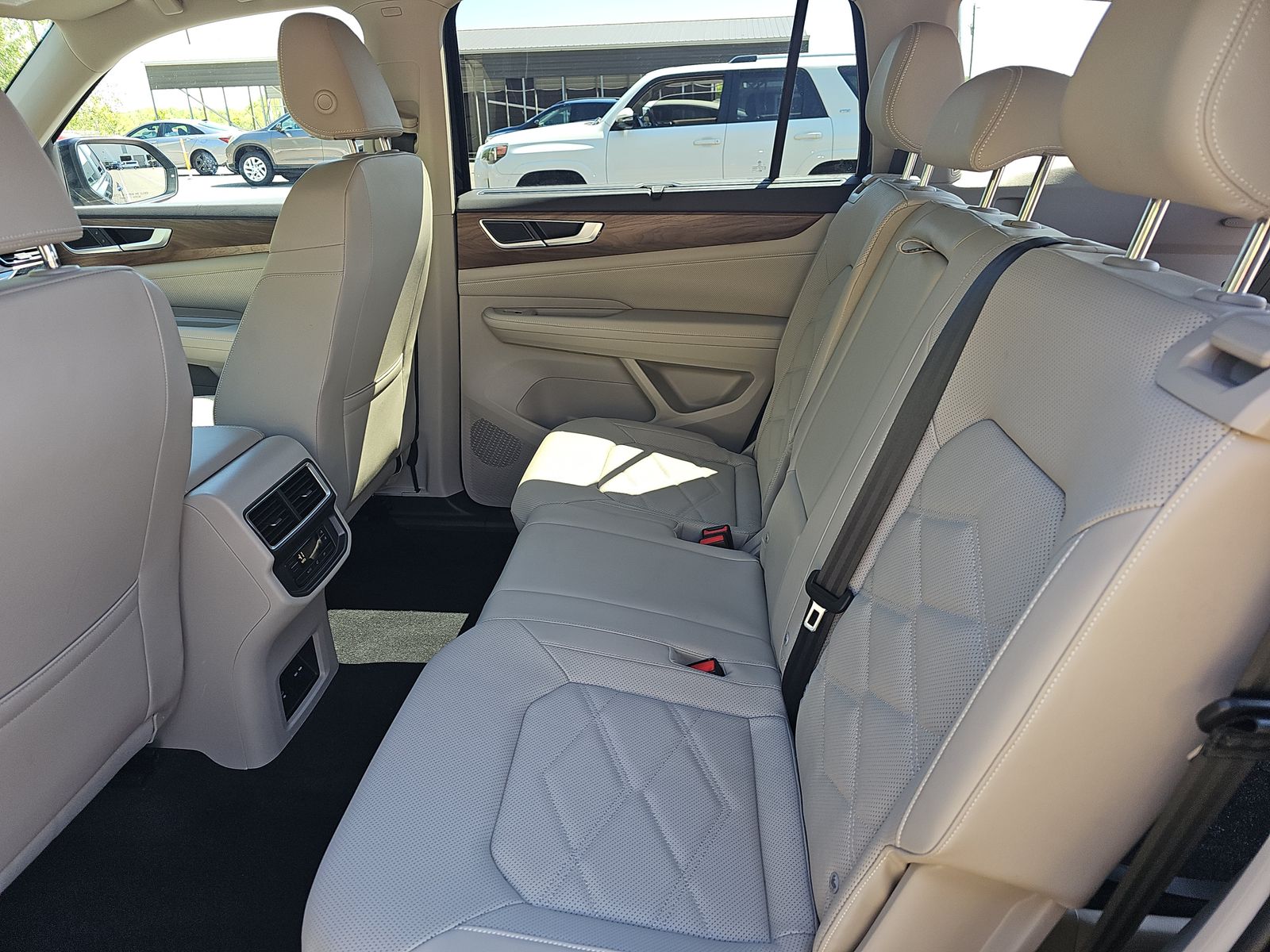 2024 Volkswagen Atlas 2.0T SE AWD