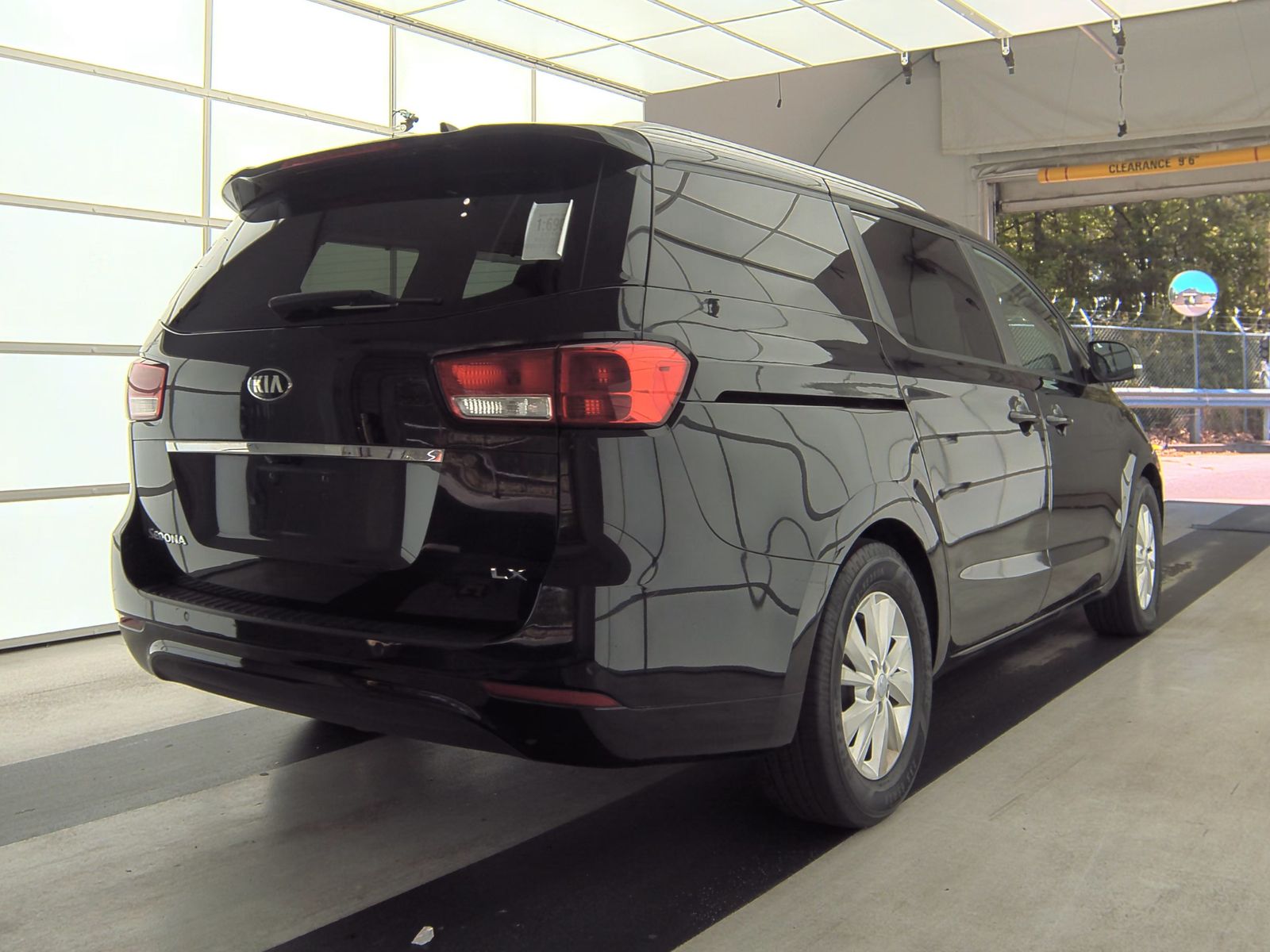 2016 Kia Sedona LX FWD