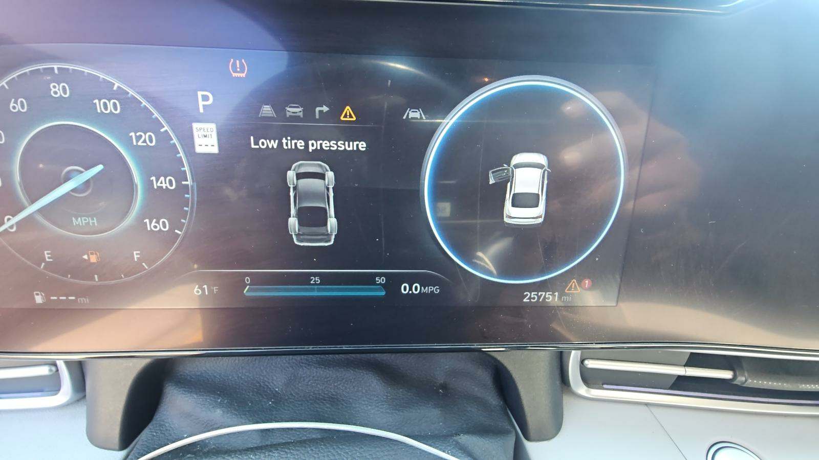 2024 Hyundai Elantra Limited FWD
