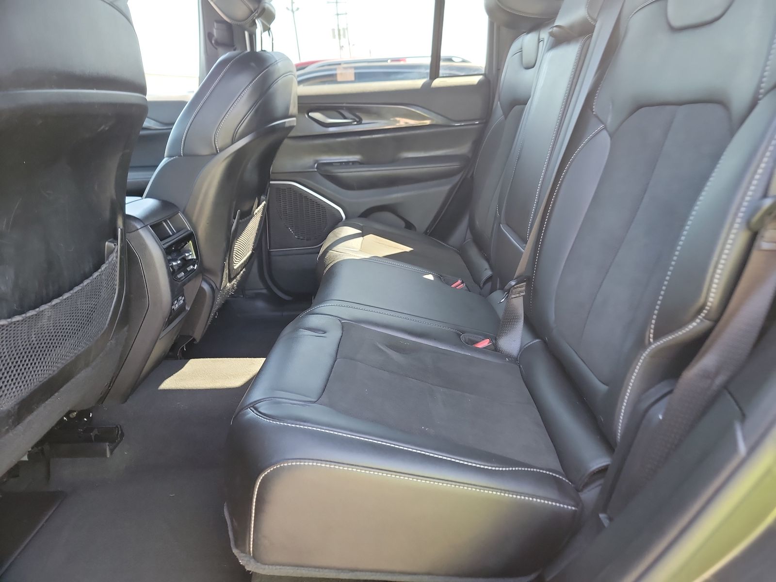 2022 Jeep Grand Cherokee Altitude AWD