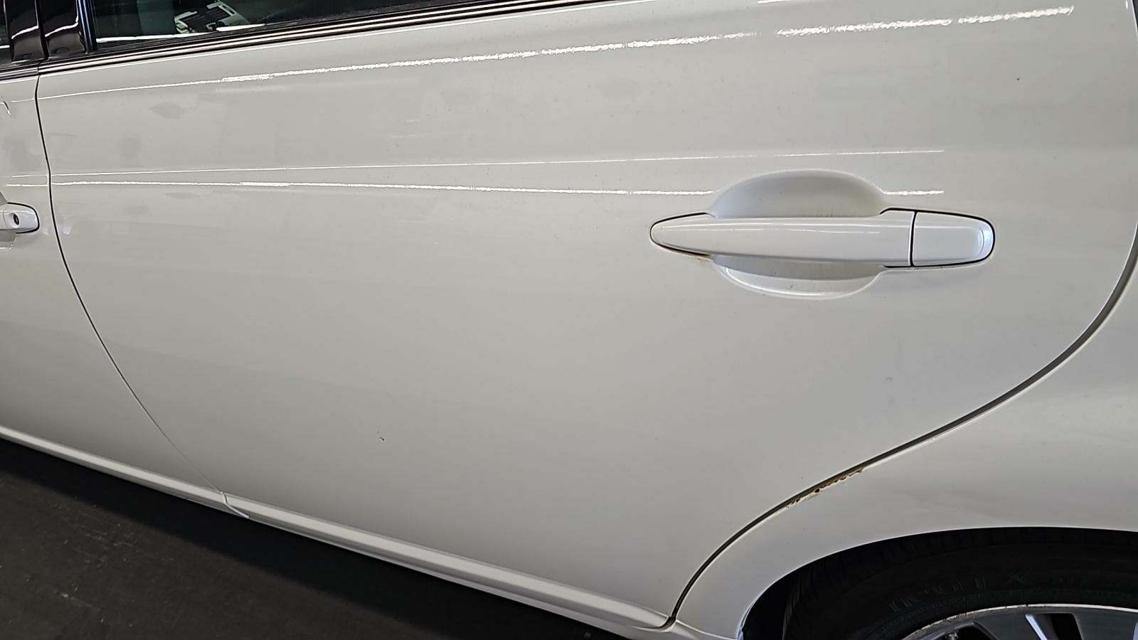 2010 Toyota Avalon XLS FWD