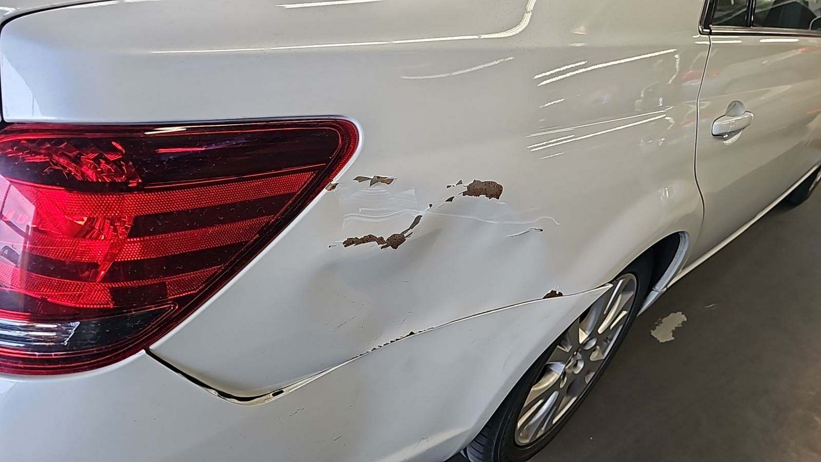 2010 Toyota Avalon XLS FWD