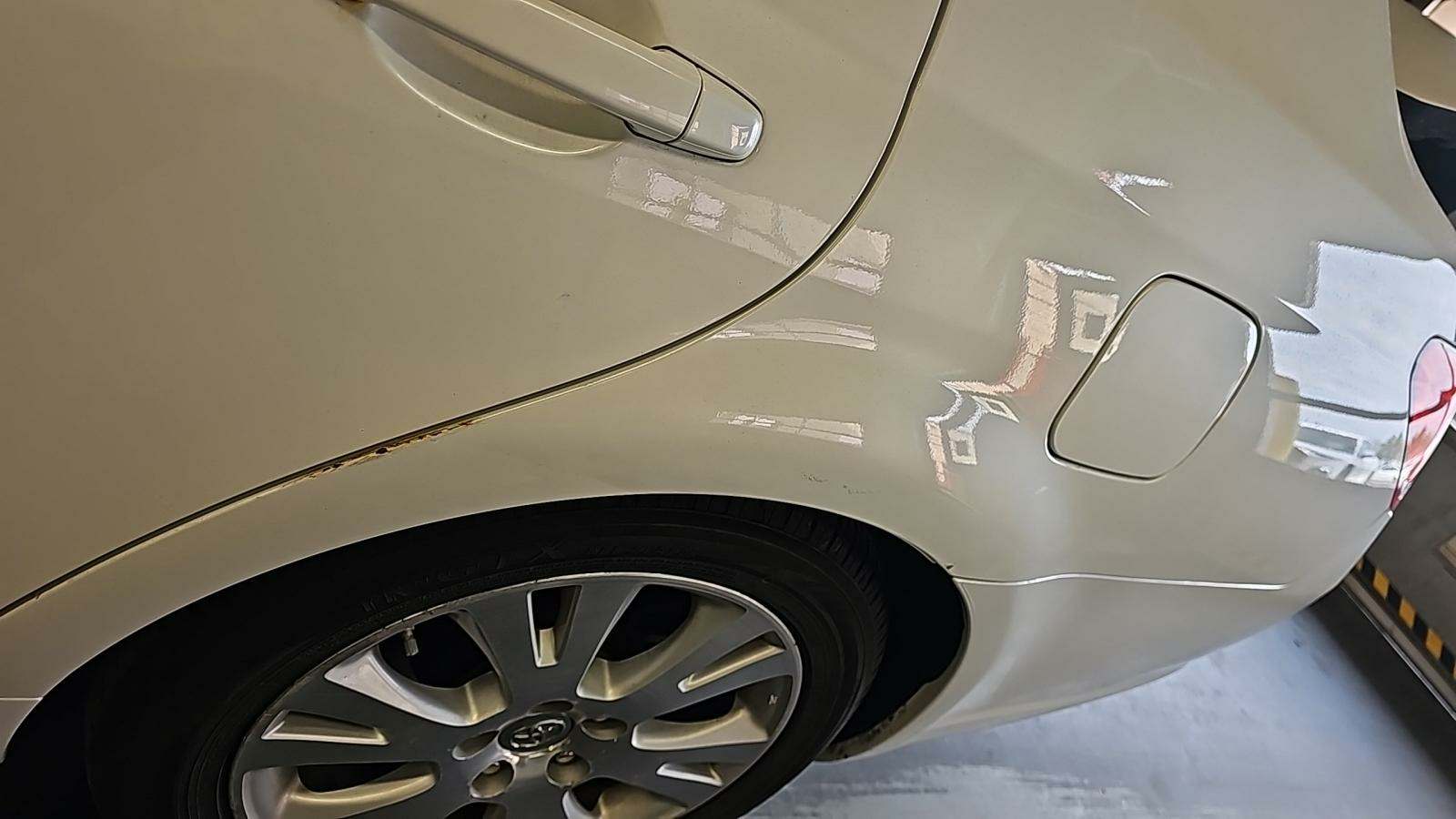 2010 Toyota Avalon XLS FWD