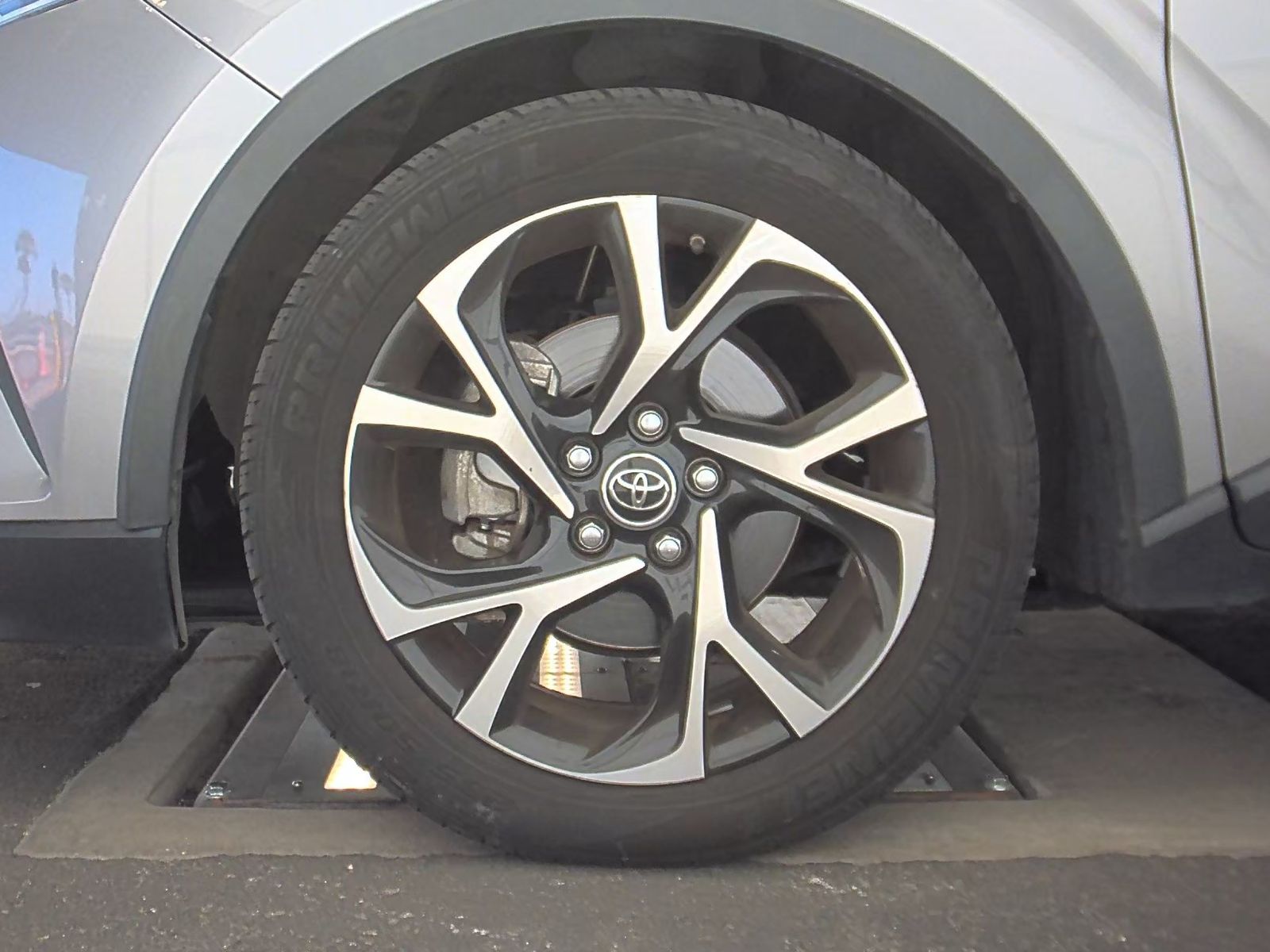 2019 Toyota C-HR XLE FWD