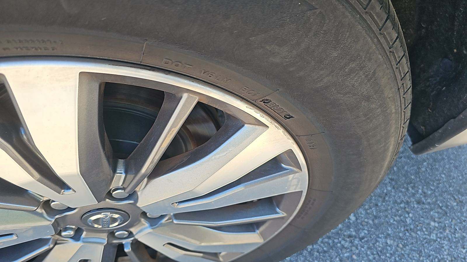 2019 Nissan Pathfinder SL FWD