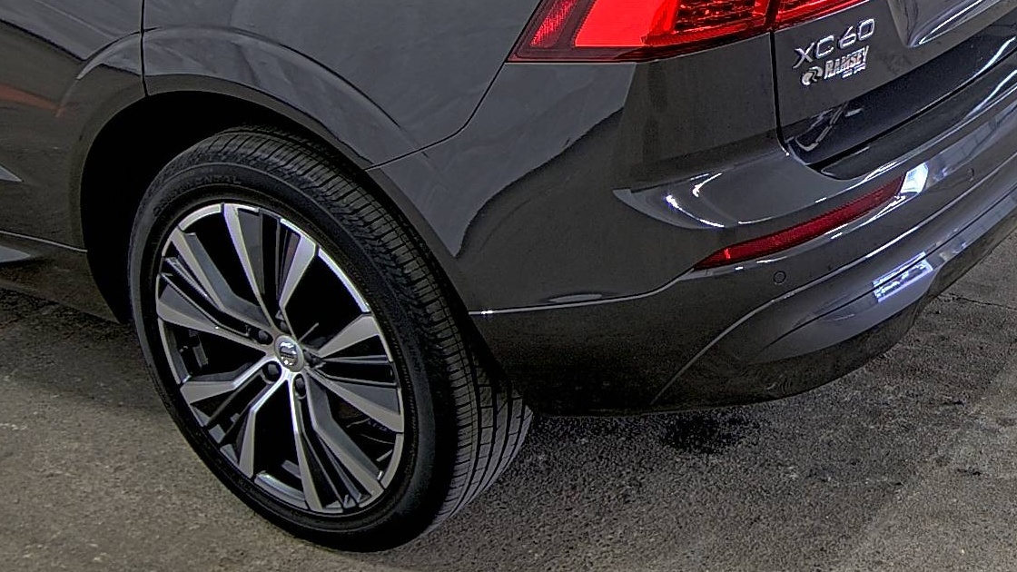 2022 Volvo XC60 B5 Momentum AWD